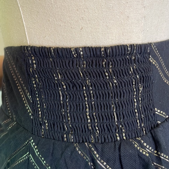 Ecote Black Skirt with elastic sides and Gold Geo Pattern - Picture 3 of 4